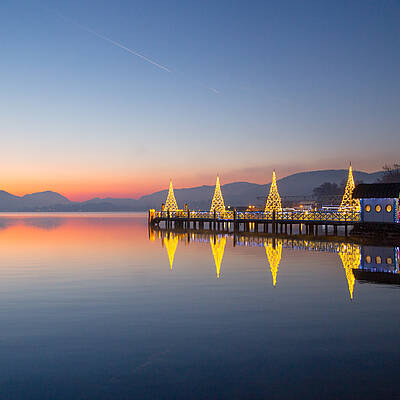 Advent Klagenfurt Highlight Winter Bootsanlegestelle Christbaum Advent Klagenfurt Highlight Winter Bootsanlegestelle Christbaum