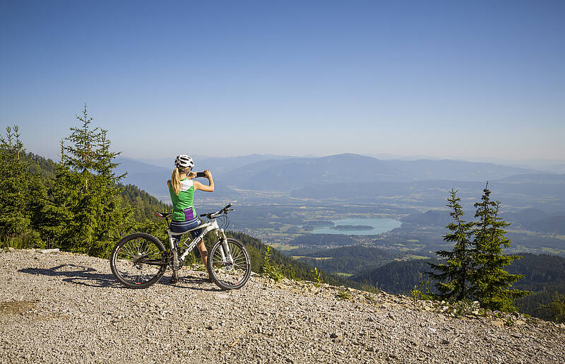 Mit dem Rad auf der Jepzaalm am Faaker See in der Region Villach