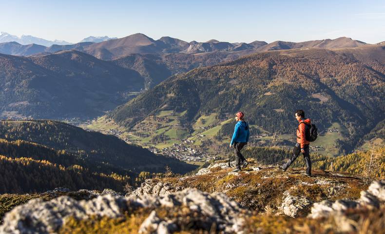 <p>Wandern im Herbst in der Region Bad Kleinkirchheim</p>