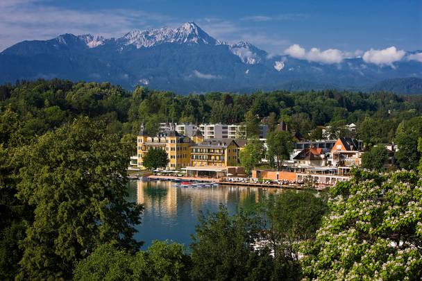 <p>Alpe Adria Trail, Schlosshotel Velden</p>