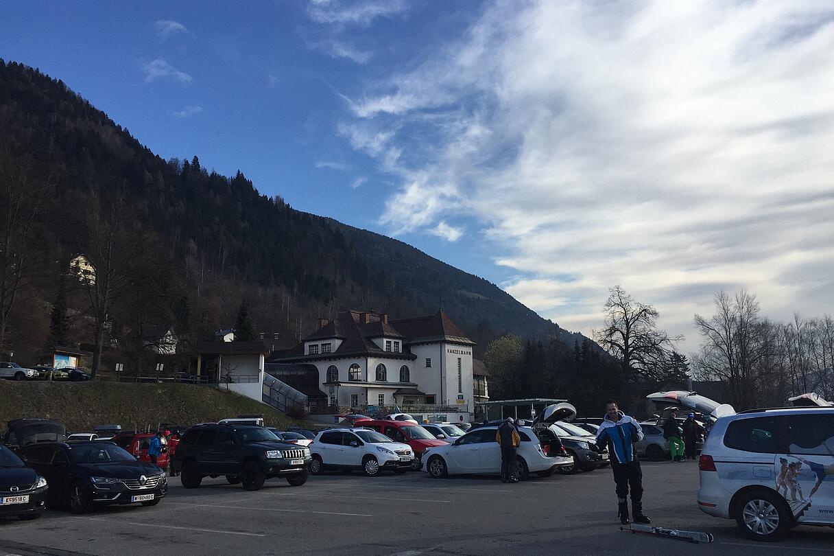 Von der Piste auf den Golfplatz, Parkplatz Gerlitzen Ski und Golf, Parkplatz der Gerlitzen Kanzelbahn