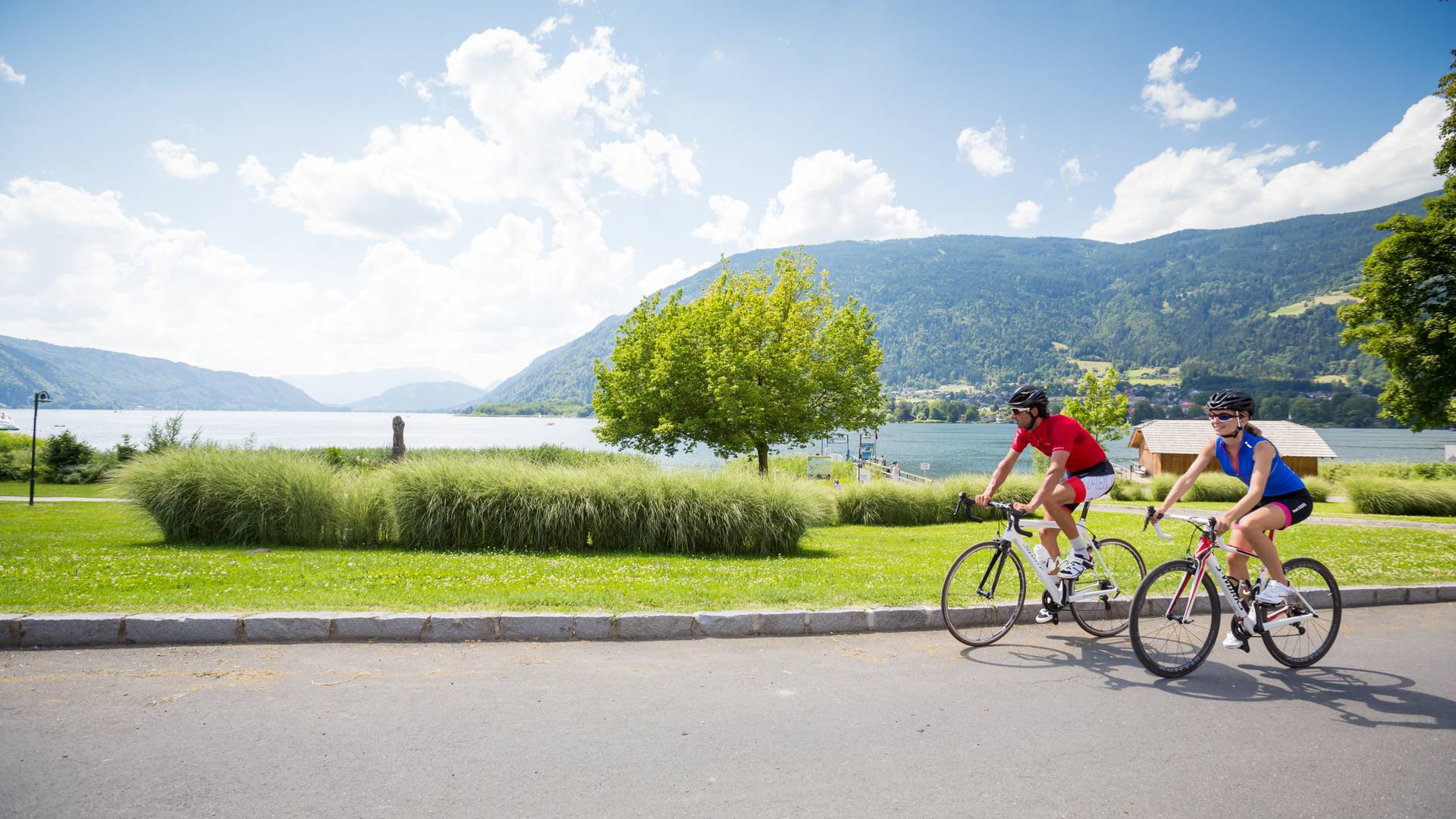 <p>Rennradfahren am Ossiacher See</p>