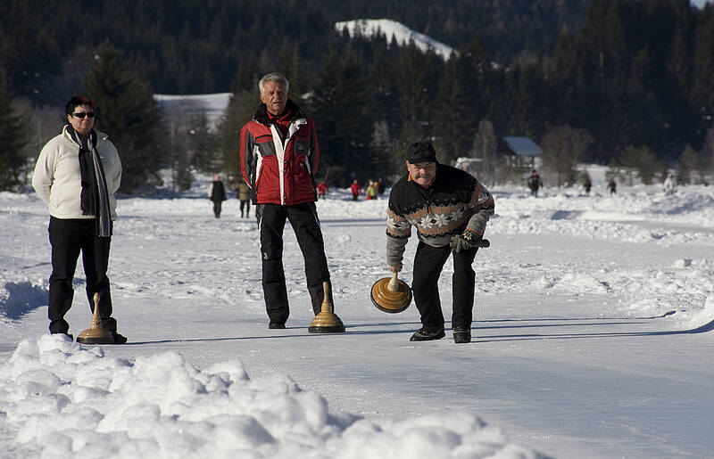 Eissstockschießen am Weissensee