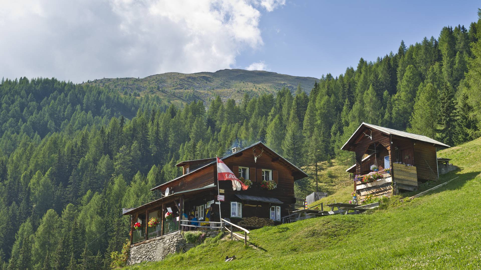 <p>Goldberghütte im Nationalpark Hohe Tauern</p>