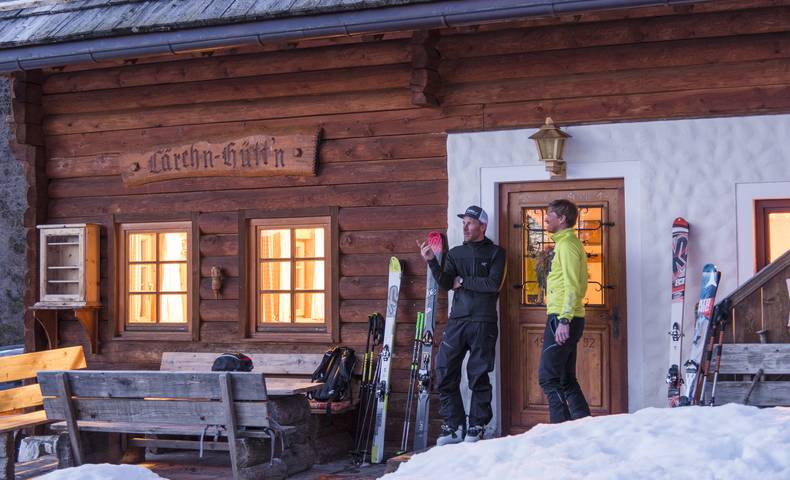 <p>Lärchenhütte im Winter bei der Nockberge-Trail Skidurchquerung</p>