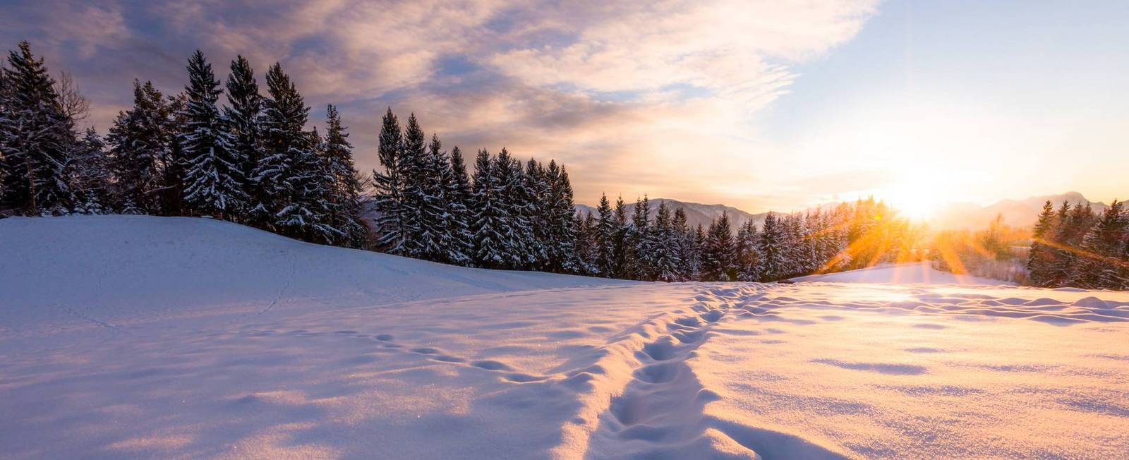 <p>Winterlandschaft bei Sonnenuntergang</p>