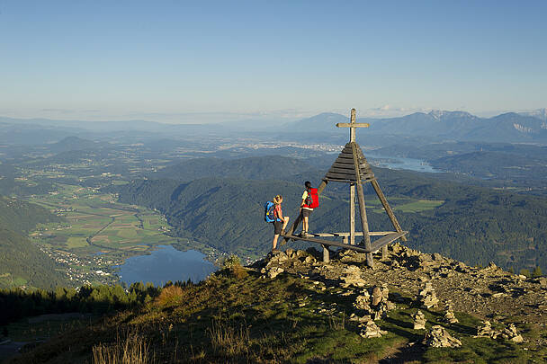 Gerlitzen Wandergenuss mit Blick auf den Ossiacher See