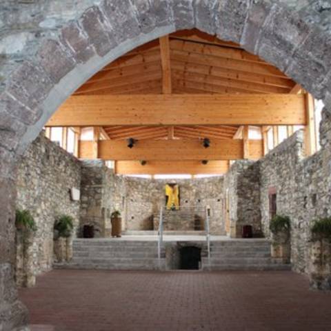 Burgen und Schlösser in Kärnten, Burgruine Arnoldstein <p>Burgen und Schlösser in Kärnten, Burgruine Arnoldstein</p>