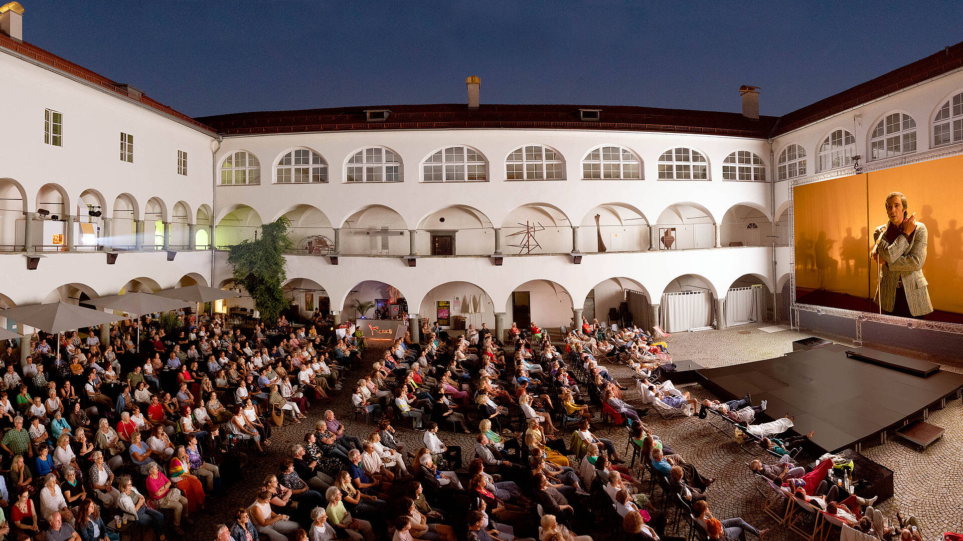 sommerkino Burghof Panorama