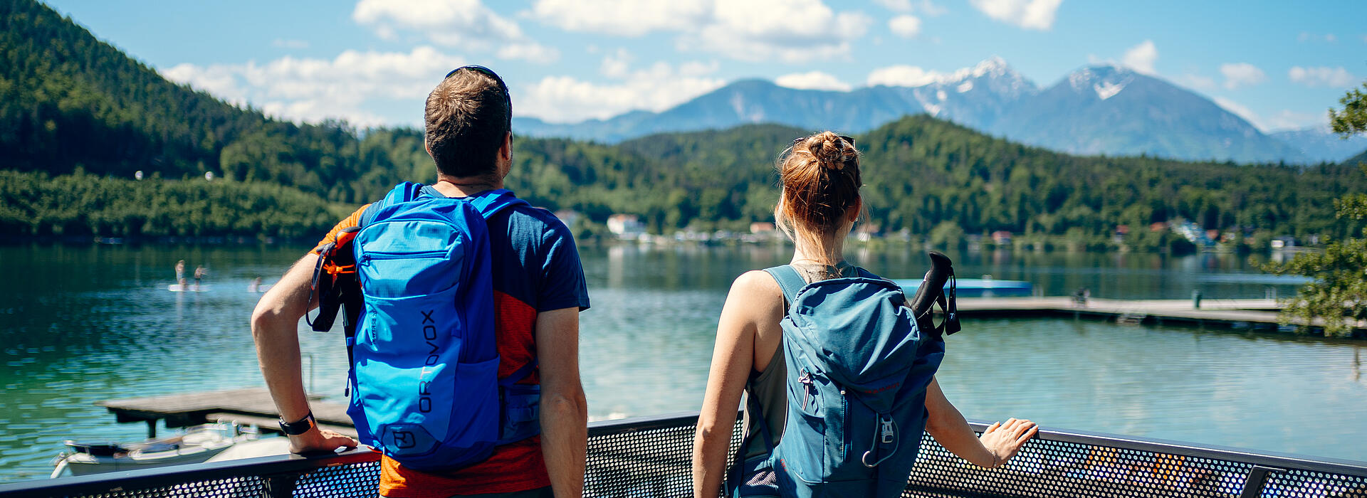Paerchen beim Wandern am Klopeiner See Georgibergl