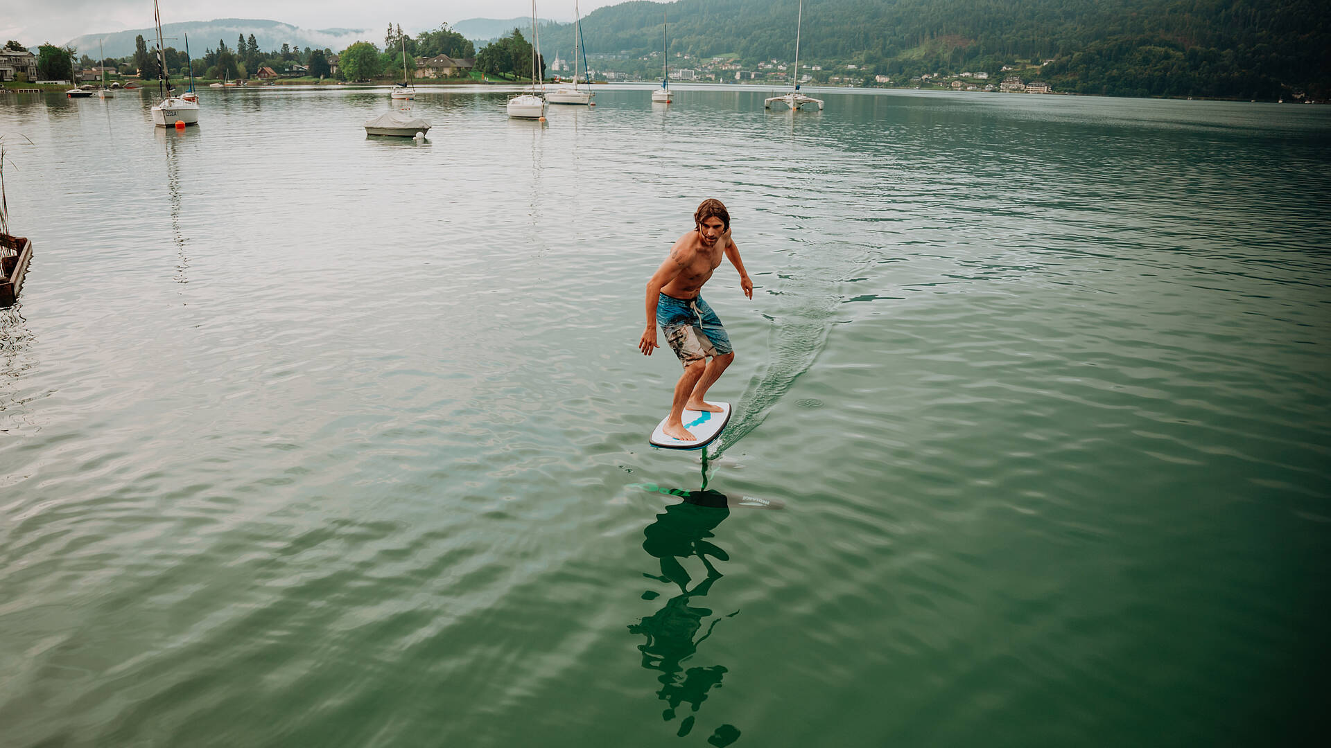 Pumpfoilen am Woerthersee mit Rider Patrick Rauter