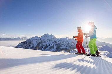 Social Nassfeld Sonnenskilauf c nassfeld