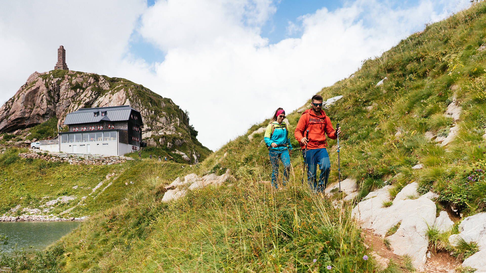 Wandern am Karnischen Hoehenweg Wolayerseehuette 