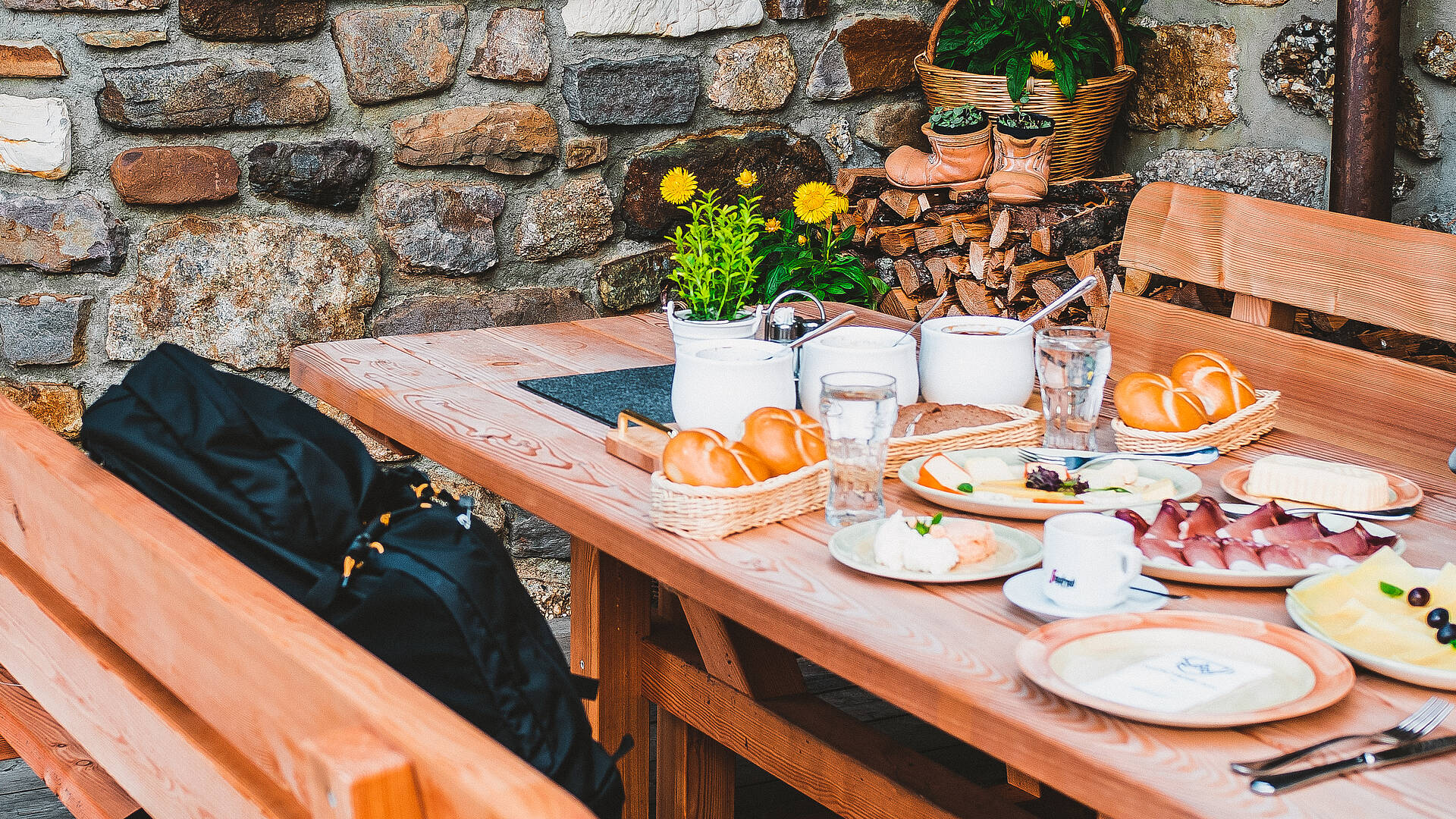 Frühstück auf der Watschiger Alm