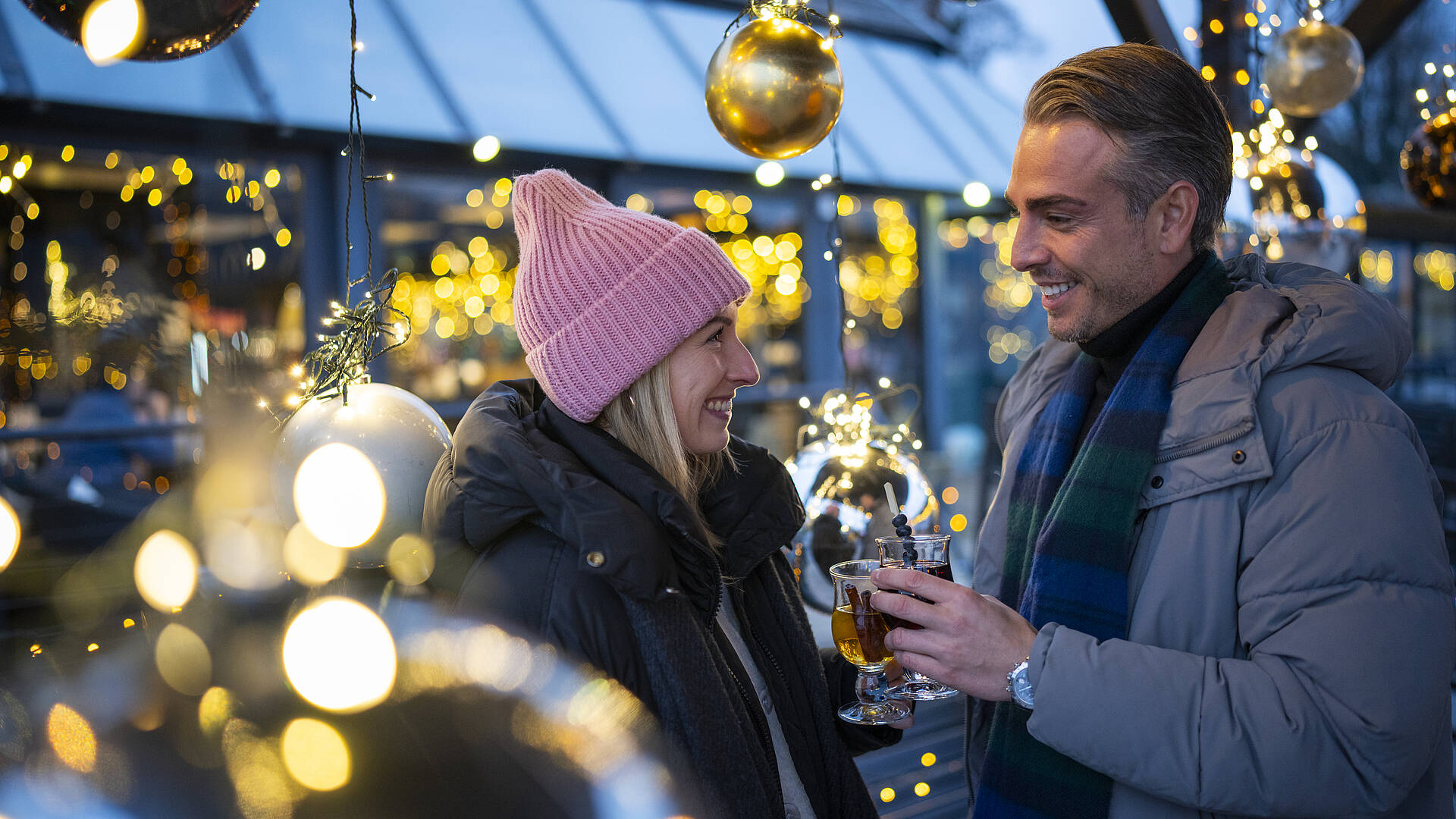 Millstaetter Lichtweg im Advent Projektionskunst OchoReSotto Millstaetter See Winter