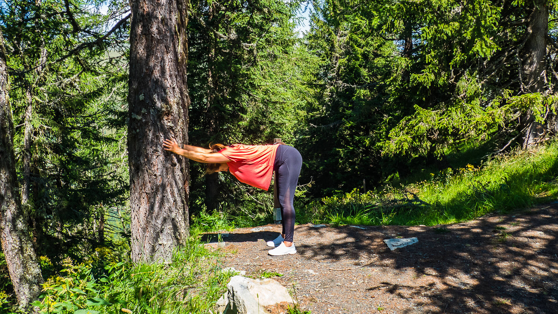Mountain Yoga Trail Asana Vorwärtbeuge