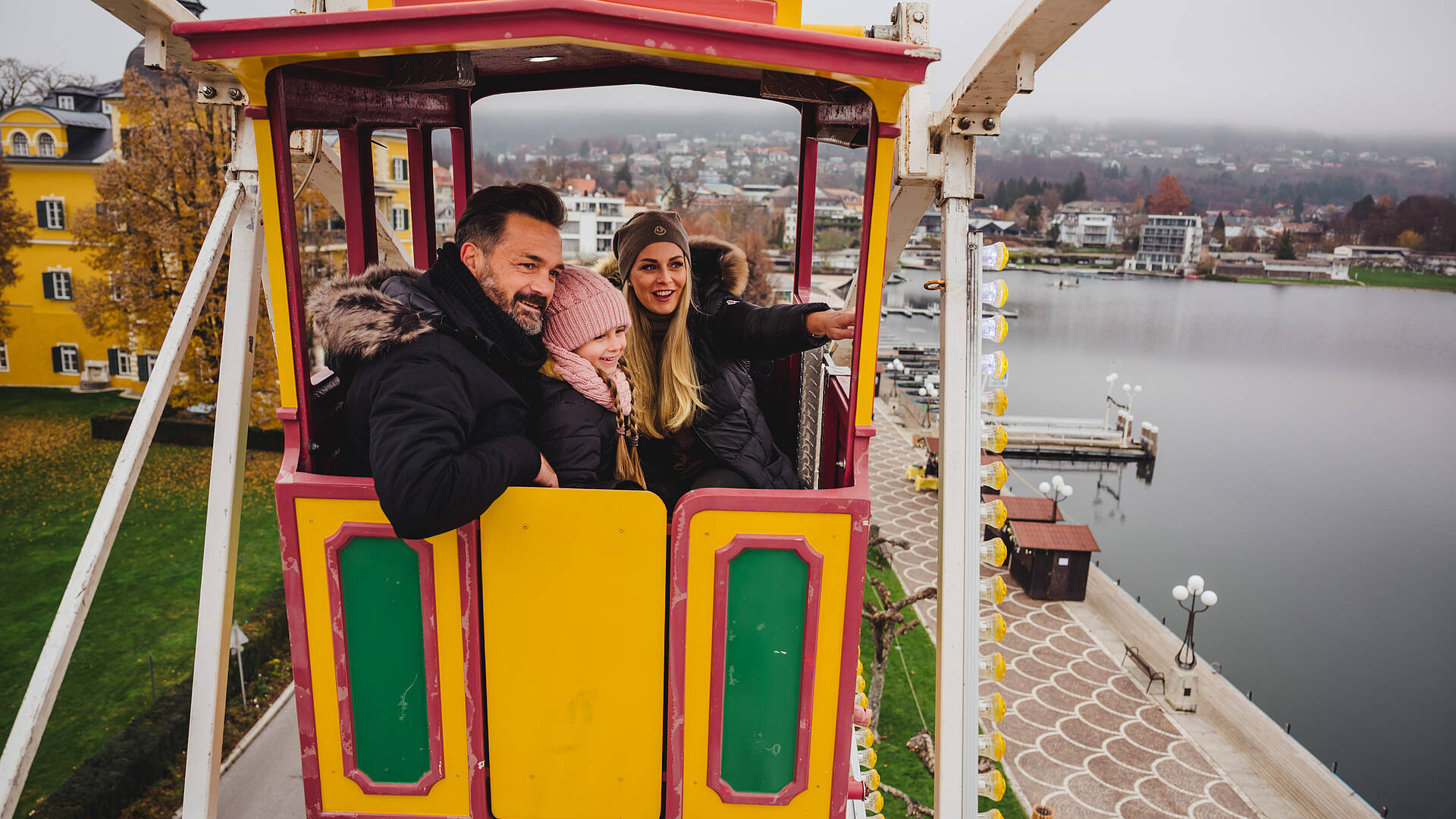 Advent in Velden Familie am Riesenrad