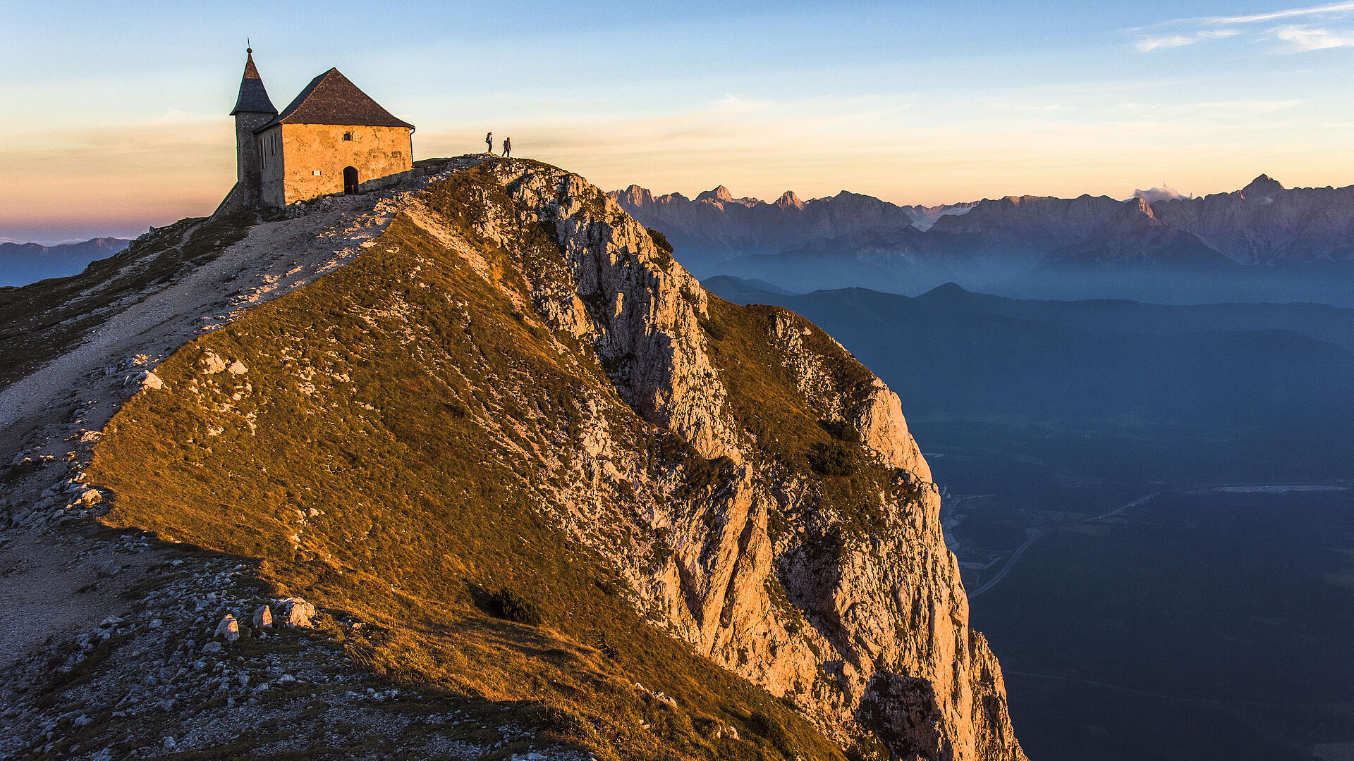 Dobratsch Gipfelbereich im Abendlicht Dobratsch Gipfelbereich im Abendlicht