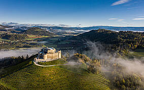 Burg Taggenbrunn im Herbst