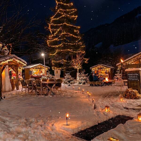 Weihnachtsdorf SCHOENLEITN Dorfplatz KI