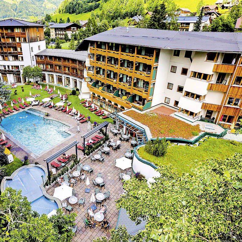 Tennis im Hotel Die Post in Bad Kleinkirchheim_Hotelansicht