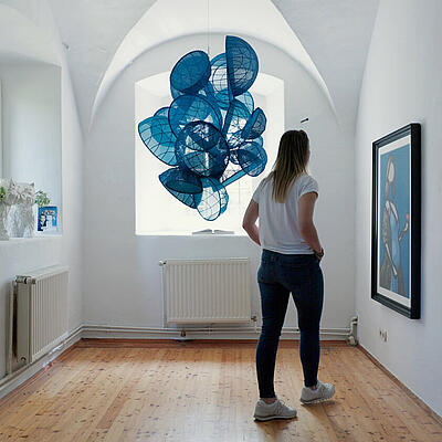 Schloss Ebenau Galerie Walker mit Sabine Ertl