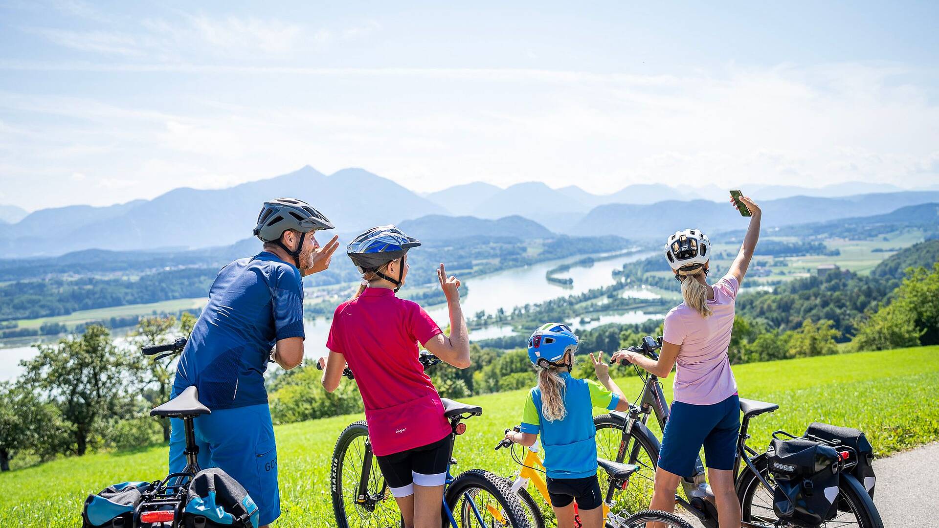Radfahren mit der Familie Seenschleife Klopeinersee Suedkaernten