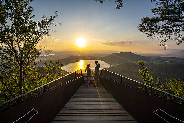 Aussichtsplattform Slow Trail Kitzelberg über dem Klopeiner See