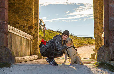 Burg Hochosterwitz mit Hund © pixelpoint multimedia, Handler