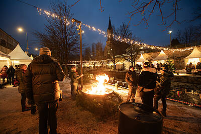 Feuerschale beim Hafenknistern am Lendhafen in Klagenfurt