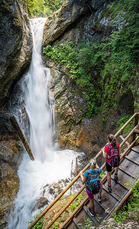 Blick zum Wasserfall in der Raggaschlucht in den Hohen Tauern bei Flattach