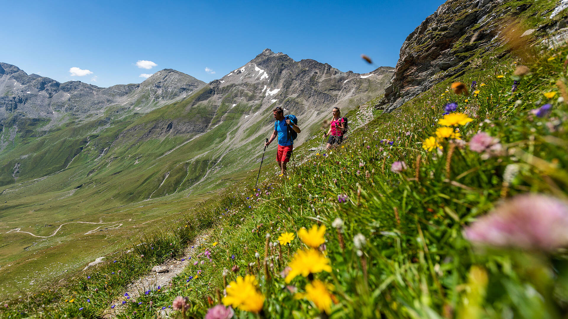 Pärchen beim Wandern am Tauernhöhenweg