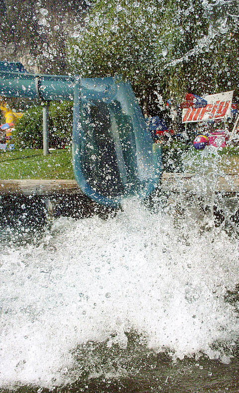Riesen-Wasserrutsche im 1. Kärntner Erlebnispark am Pressegger See
