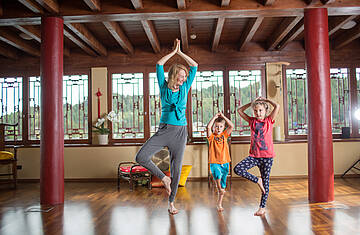 Kinderyoga beim Hotel Hochschober