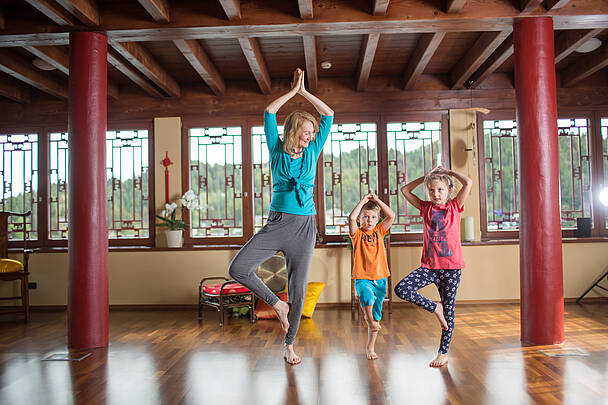 Kinderyoga beim Hotel Hochschober