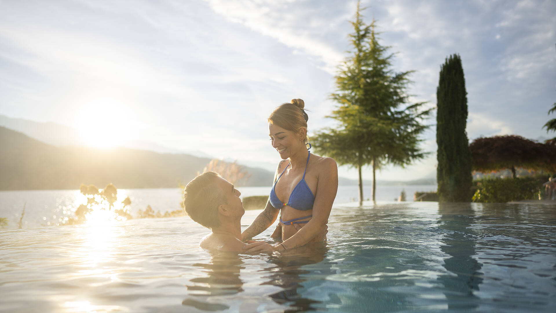 Paerchen beim Wellnessen beim Badehaus Millstaetter See