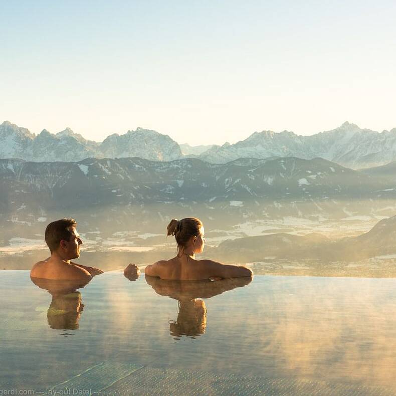 Nach einem ereignisreichen Tag die Therme aufsuchen und entspannen