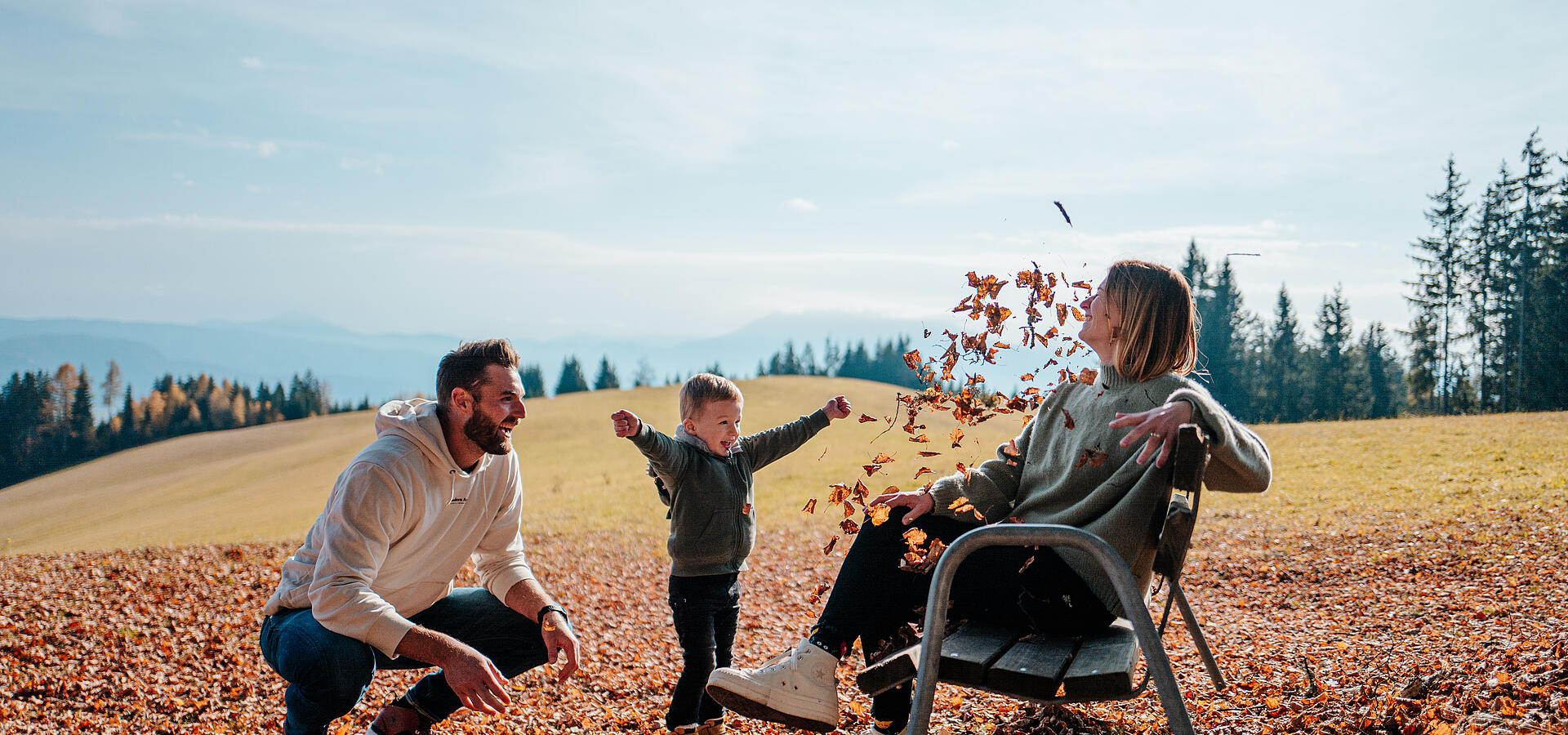 Herbst Familie Spanziergang