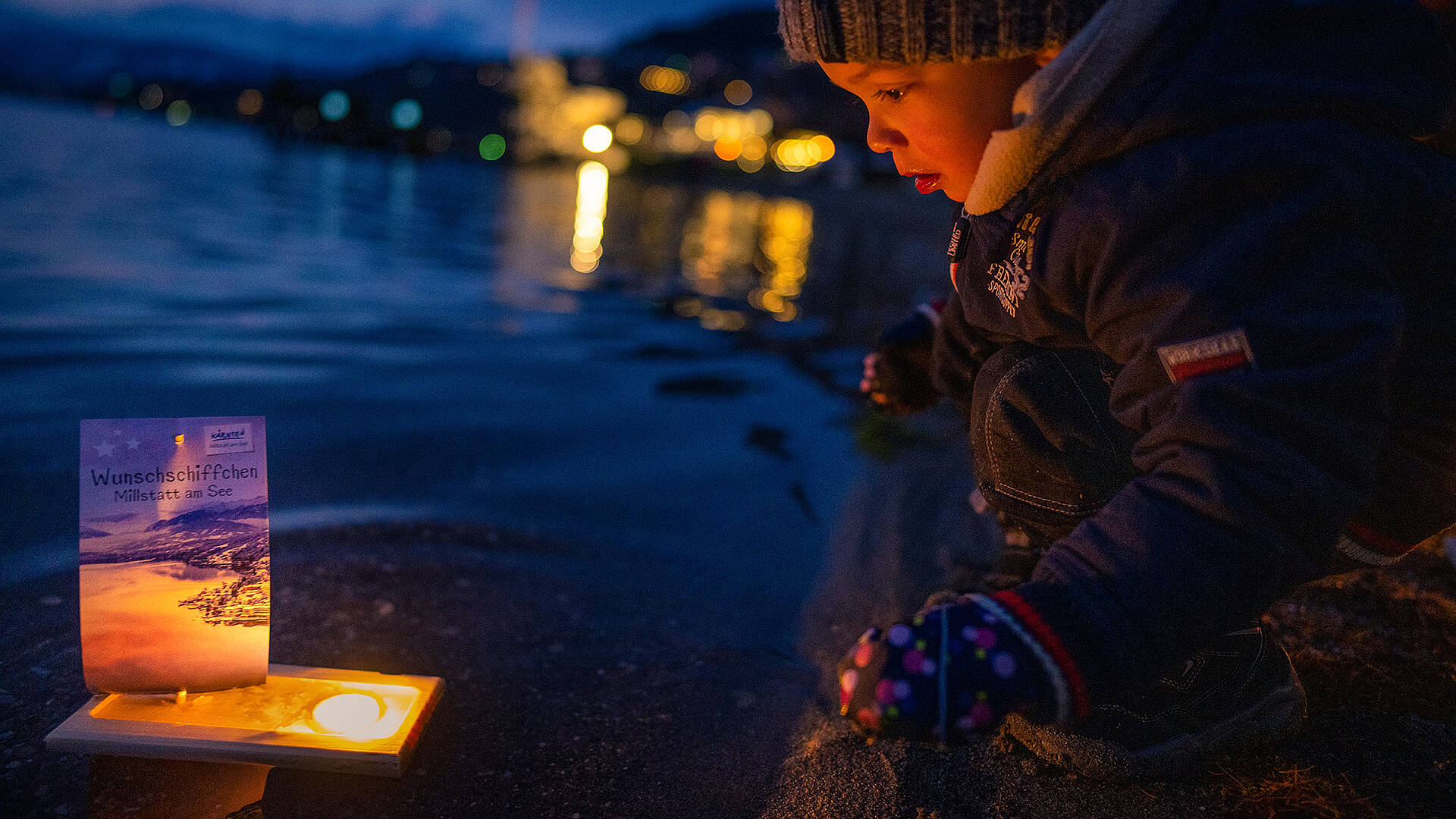 Advent am Millstaetter See mit Wunschschiffchen