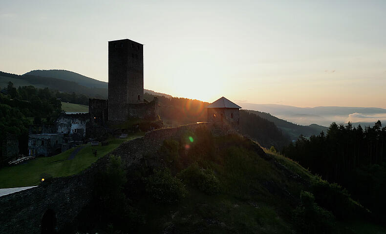 Burgruine Liebenfels bei Sonnenuntergang