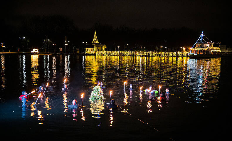 Christbaumversenken Winter Brauchtum