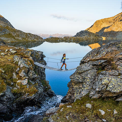 Blick auf den Wagenitzsee im Nationalpark Hohe Tauern von der Brücke