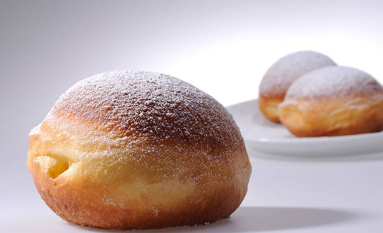 Faschingskrapfen klassisch Baeckerei Wienerroither  