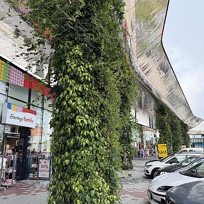 Das Einkaufszentrum Neukauf ist eine der beliebtesten Shopping-Destinationen in Villach – mit über 30 Shops von Mode über Technik bis hin zu Gastronomie.