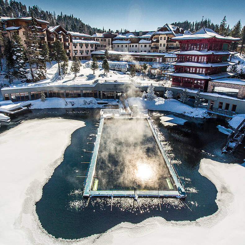 Hotel Hochschober auf der Turracher Höhe im Winter mit Pool