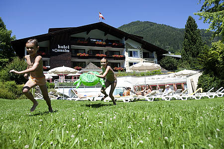 Familienabenteuer zwischen Bergen &amp; Seen