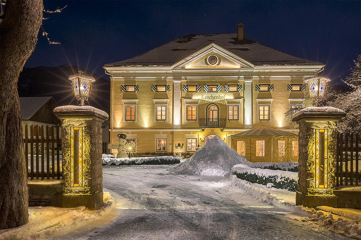 Magischer Moment im Schloss Lerchenhof im Winter Magischer Moment im Schloss Lerchenhof im Winter