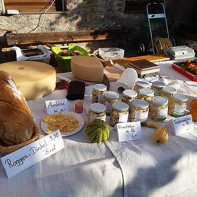 Produkte am Bauernmarkt im Slow Food Village Irschen