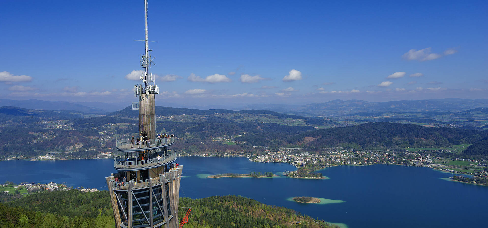 Pyramidenkogel mit Blick auf den Woerthersee