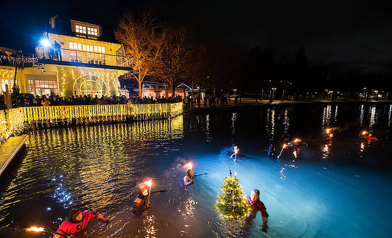 Christbaumversenken Winter Brauchtum